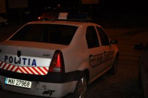 Un politist din Prahova a incercat sa se sinucida in fata sectiei de Politie. Barbatul si-a taiat venele