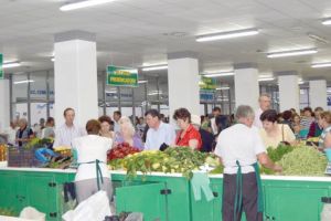 Ac de cojocul samasarilor: Pieţarii cinstiţi răsuflă uşuraţi!