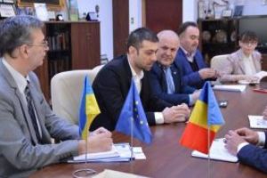 Proiectele transfrontaliere comune au fost discutate la Consiliul Judetean cu o delegatie din Ivano Frankinvsk