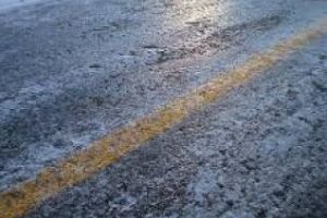 ATENȚIE, şoferi! Cod galben de polei la Cluj