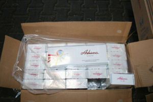 Ţigări în valoare de 10.000 de lei, confiscate în urma unui control în trafic