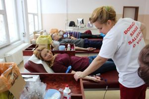 Au donat SÂNGE cu ocazia Zilei Mondiale a Asistenţei Sociale (GALERIE FOTO)