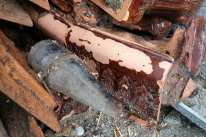 Un harghitean trăia cu un proiectil în podul casei