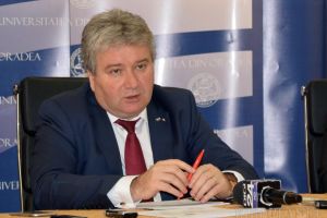 Rectorul Bungău: Fără bani de la Bucureşti, din toamnă Universitatea din Oradea nu va putea plăti salariile