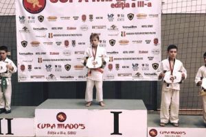 Judoka argeşeni, printre performeri