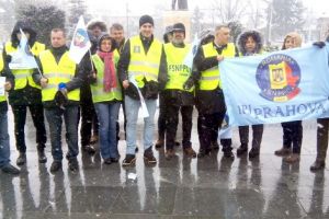 Poliţiştii au ieşit în stradă
