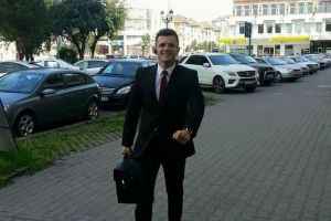 Un tânăr din Alba Iulia, fost fotbalist, performează în domeniul bancar: Andrei Ianc, lider în vânzări între cei 500 de agenţi ai Raiffeisen Bank DSA