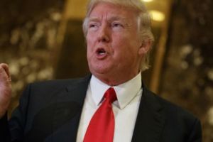 Donald Trump le răspunde celor care l-au criticat pentru faptul că l-a felicitat pe Vladimir Putin