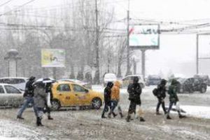 Capitala şi 14 judeţe intră sub Cod portocaliu de ninsori abundente joi noaptea