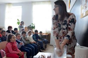 Lecţia de sărăcie: Peste 200 din clădirile şcolilor şi grădiniţelor din Bihor nu au apă curentă sau toalete