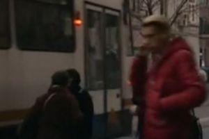 Moarte MISTERIOASĂ pe străzile din Vaslui. A fost găsit într-un staţie de autobuz 