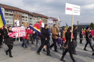 Unde fugim de-acasă...