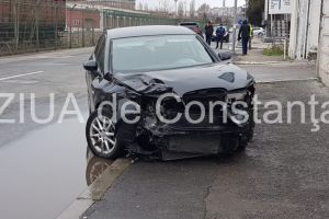 Imagini de la eveniment: Carambol in Portul Constanta. Trei masini, avariate serios