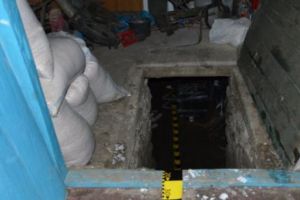 Pivniţa ţăranului Costel din Coţuşca, centrul de contrabandă cu ţigări din nordul României