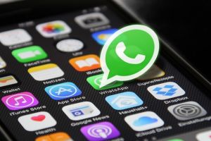 Un co-fondator al WhatsApp indeamna internautii sa renunte la Facebook