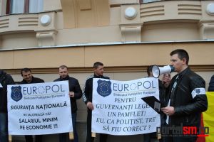 PROTEST. Zeci de poliţişti din Satu Mare merg la pichetare la Bucureşti