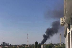 Incendiu la rafinaria Astra. Un nor negru de fum a produs panica printre ploiesteni