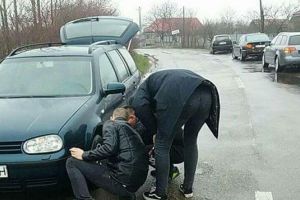 Şoseaua care strică maşini: În ce hal arată drumul judeţean Aleşd – Chistag (FOTO)