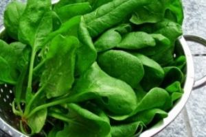 Efectele-MINUNE ale spanacului: De ce nu trebuie să-ţi lipsească de pe masă niciodată