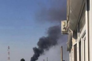 INCENDIU de PROPORȚII la RAFINĂRIA Astra, din Ploieşti. Intervenţie de URGENȚĂ a POMPIERILOR