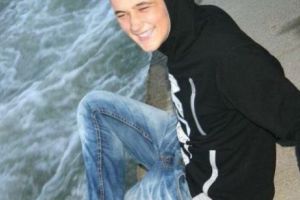 UCIS LA LONDRA de o GAŞCĂ DE CARTIER. Destinul crunt al tânărului român. POLIŢIŞTI IMPRESIONAŢI de cazul care a impresionat Marea Britanie