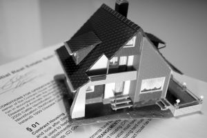 Românii ar putea plăti impozit în funcţie de evoluţia pieţei imobiliare