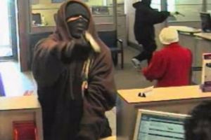 „BANDITUL ROȘCAT” care a PĂCĂLIT marile bănci în 20 de minute. Jaful MILENIULUI sau noroc imens? FBI, chemat să încheie jocul