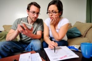 Proiect la Senat: Acţionarii sau administratorii firmelor intrate în insolvenţă să nu mai poată înfiinţa, temporar, alte societăţi