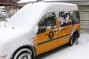 După 25 de muncă un ROMÂN s-a SPÂNZURAT în GARAJUL casei. Vinovaţi de faliment sunt aplicaţiile Uber şi Lyft