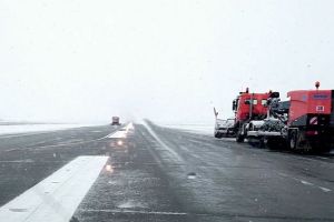 FOTO – Întârzieri la decolare pe Aeroportul Sibiu. Două curse abia au plecat
