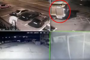 Pompierii, pe minus cu o autospeciala noua, dupa ce un sofer baut a intrat in ea