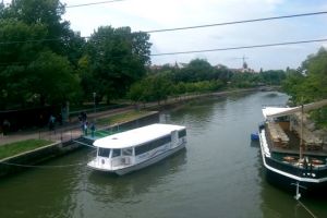 Proiectul vaporaselor a ajuns in Parlament. A fost depusa cererea de modificare a legislatiei