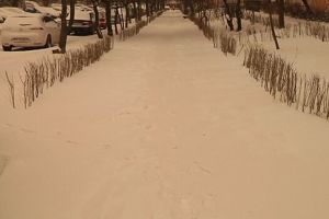 Un strat de zăpadă portocalie s-a aşternut peste oraş