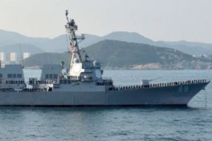 Americanii îi provoacă pe chinezi. Un distrugător american s-a apropiat o insulă artificială ridicată de China în Marea Chinei de Sud