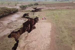 Africa se rupe în două. Se schimbă harta lumii!