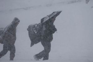 Citeste AICI cum au afectat ninsorile judetul Valcea! Alunecari de teren, scoli blocate, retele electrice afectate