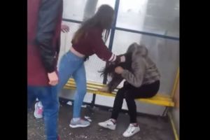 Eleva bătută la un liceu din Satu Mare, ameninţată că va fi bătută din nou