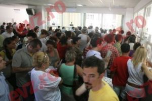 Reducerea contribuţiei la fondurile private „va afecta sustenabilitatea sistemului de pensii”