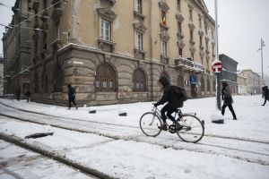 Zapada de primavara, la Timisoara. Se intervine non-stop pentru deszapezire, de joi seara