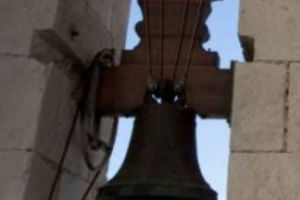 PAROH anchetat din pricina sunetului prea ASCUŢIT al clopotelor bisericii