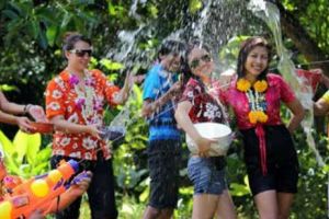 Cum se pregăteşte Thailanda pentru un festival important. Guvernul le cere femeilor să nu se îmbrace provocator. Vezi de ce!