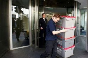 Sediul londonez al Cambridge Analytica a fost percheziţionat timp de şapte ore