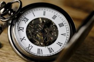 Sâmbătă spre duminică trecem la ORA de VARĂ. Detalii mai puţin CUNOSCUTE despre acest eveniment. Anecdote, întâmplări hazlii, ciudăţenii