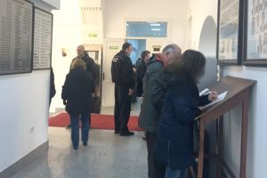 Concurs de angajare la primarie: se cauta medici si asistenti