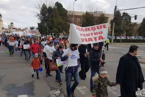 FOTO/ VIDEO: Sute de albaiulieni prezenţi, sâmbătă, la Marşul pentru viaţă 2018 – “O lume pentru viaţă”