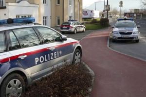 Tupeistă, o româncă FURA bani din sediul Poliţiei din Krems, unde era angajată 