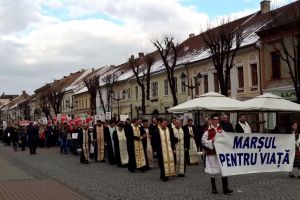 ”Marşul pentru viaţă” la Bistriţa: ”O lume pentru viaţă” (VIDEO)