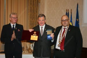 Dr. Mircea Gelu Buta, „creatorul primului spital modern din Bistriţa, „Omul Anului 2017” (FOTO)