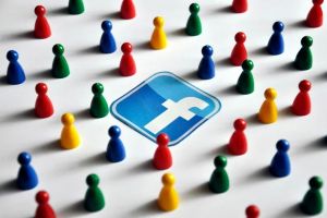 Război à la Lunca: Opoziţia şi-a tras grup pe Facebook, primarul ripostează cu scrisori de 