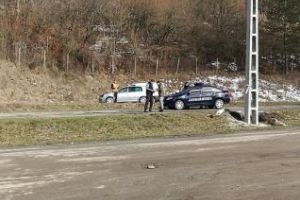 Cluj: Au făcut mici pe marginea drumului şi au fost amendaţi de jandarmi - FOTO